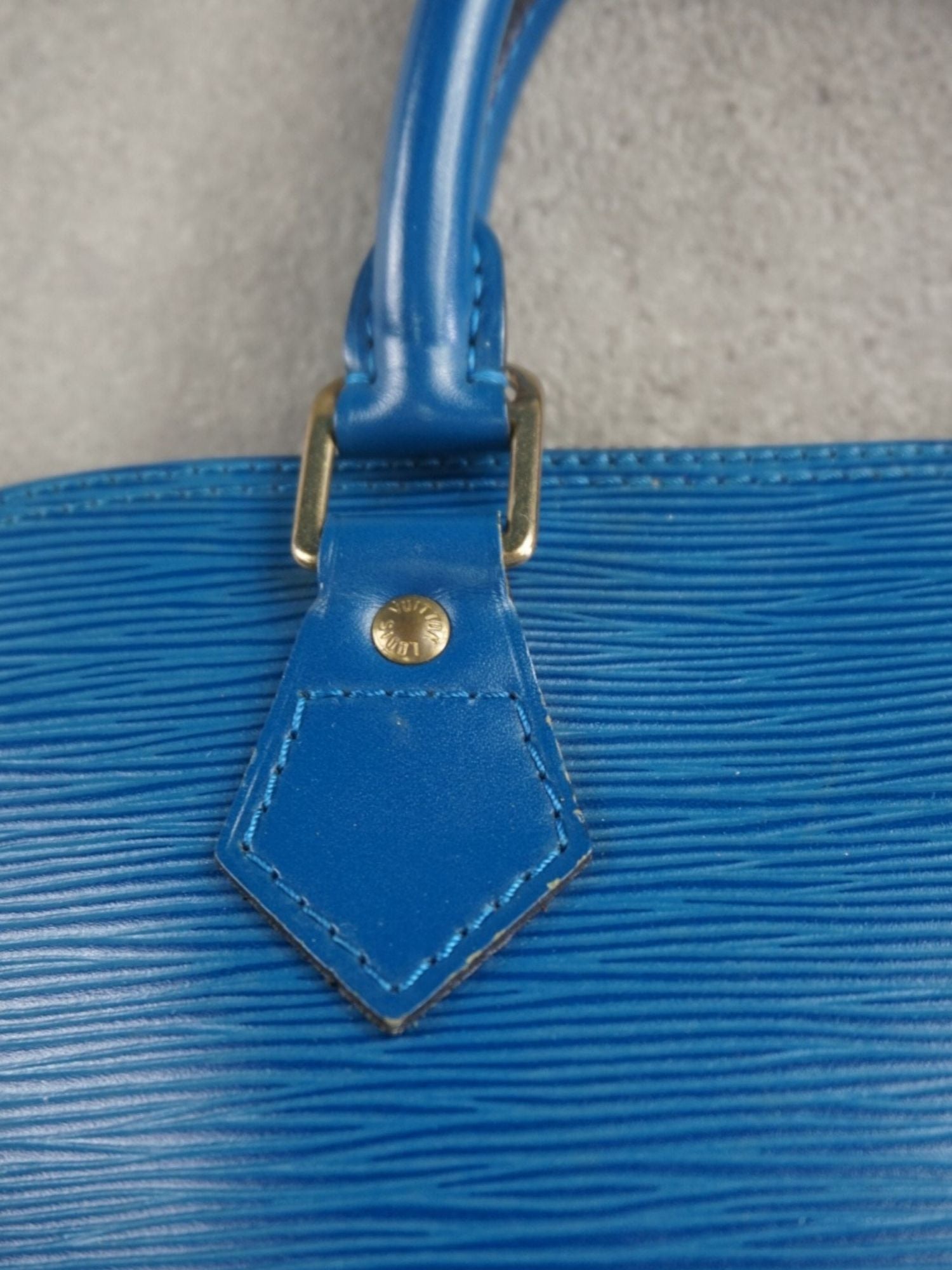 Louis Vuitton Alma Épi PM