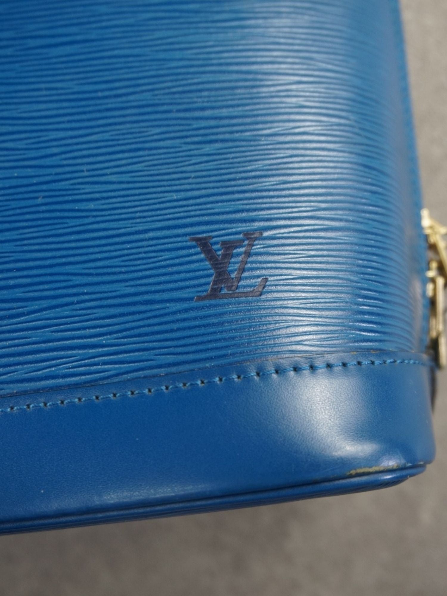Louis Vuitton Alma Épi PM