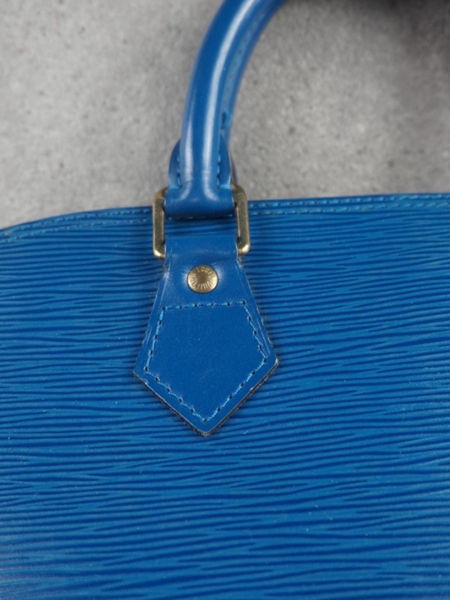 Louis Vuitton Alma Épi PM