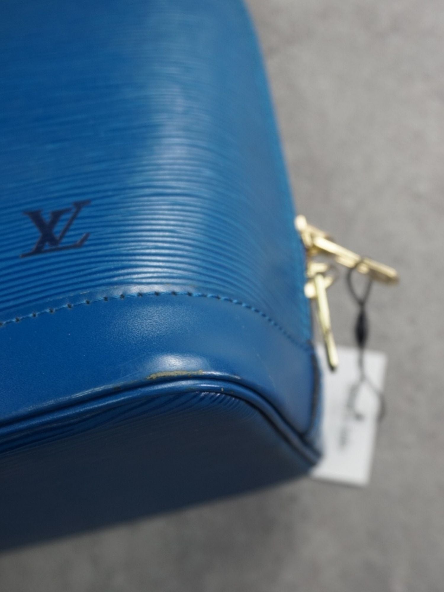Louis Vuitton Alma Épi PM