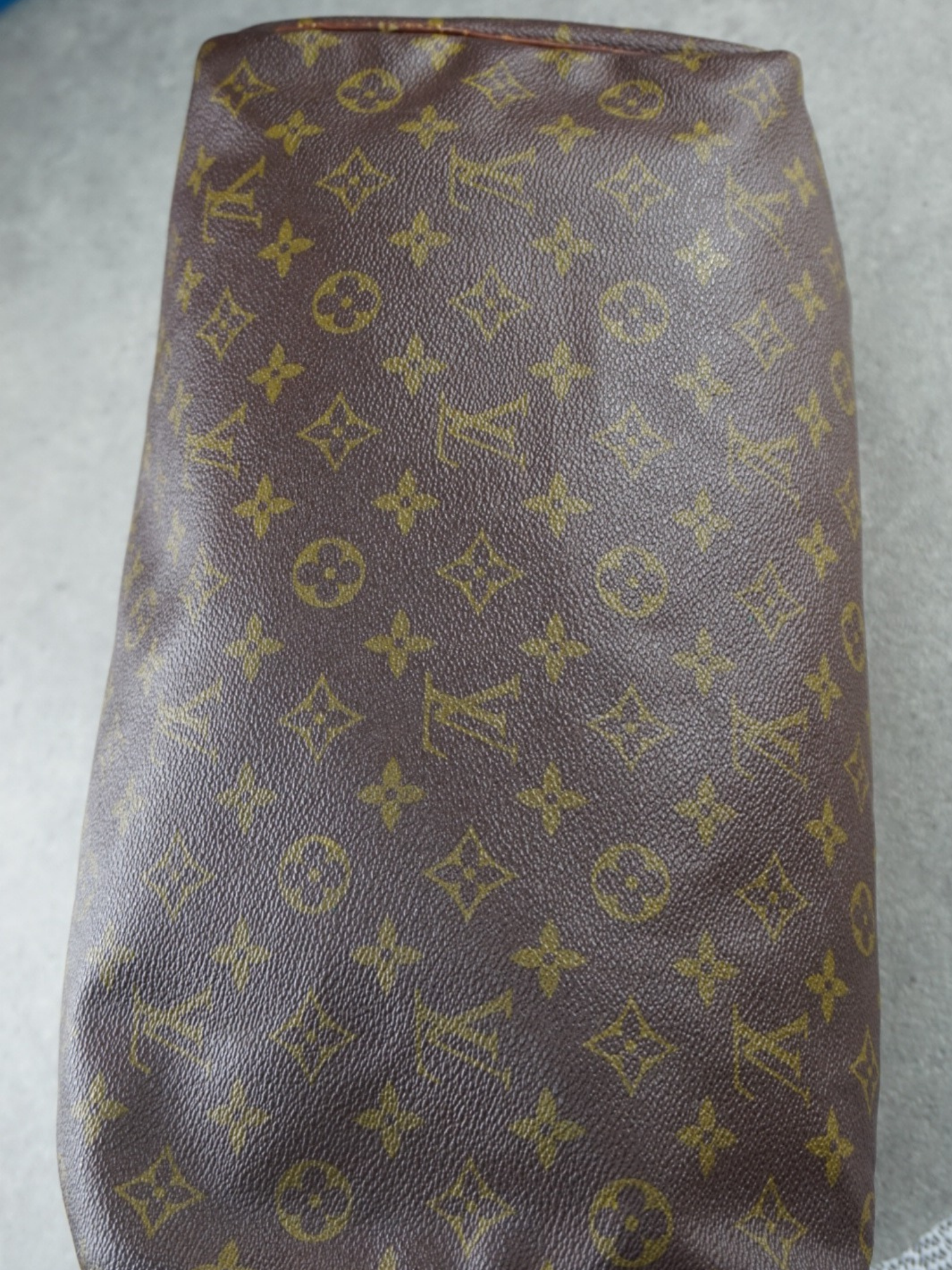 Louis Vuitton Speedy 35