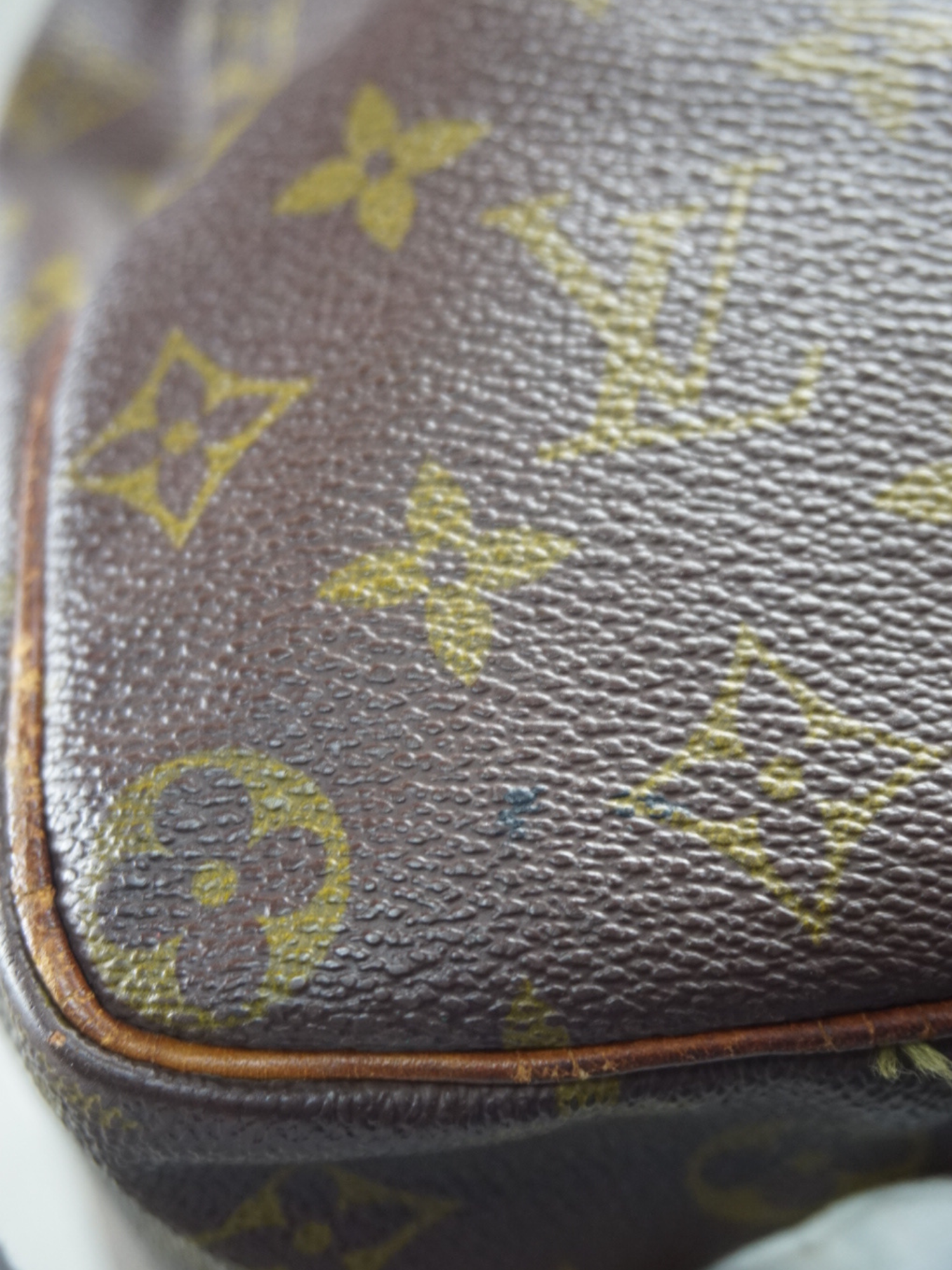 Louis Vuitton Speedy 35