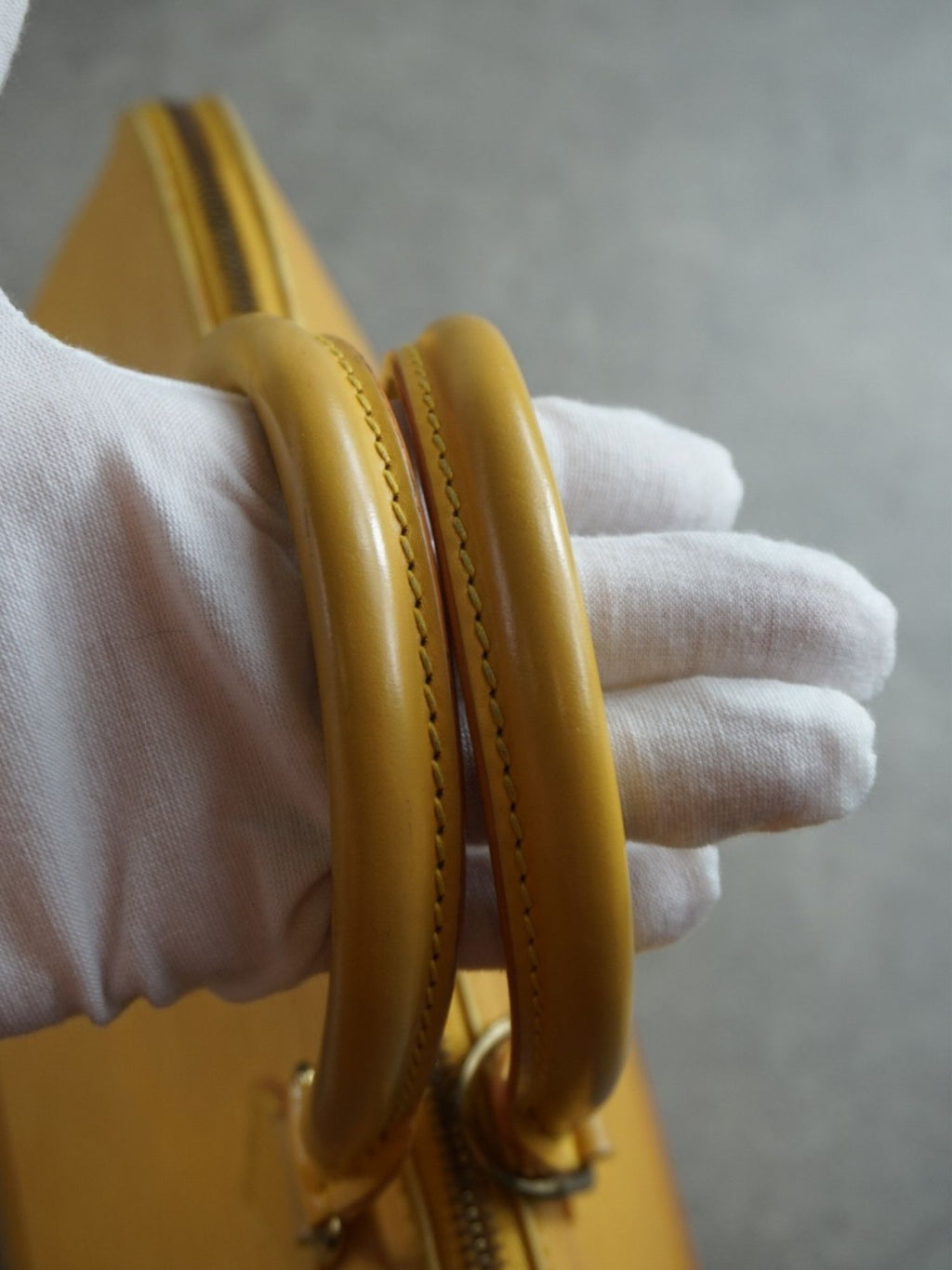 Louis Vuitton Alma Épi PM