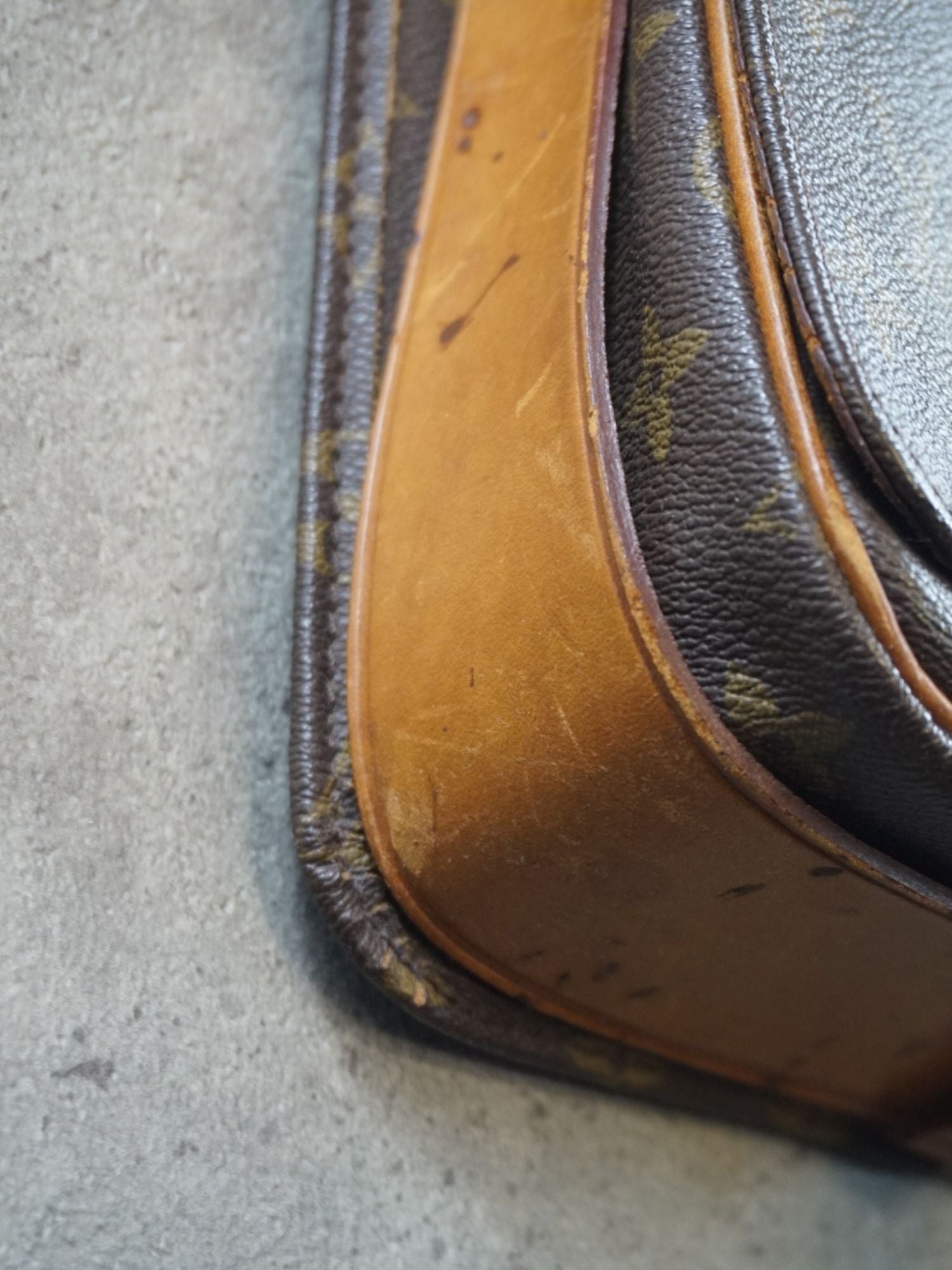 Cartouchière Louis Vuitton