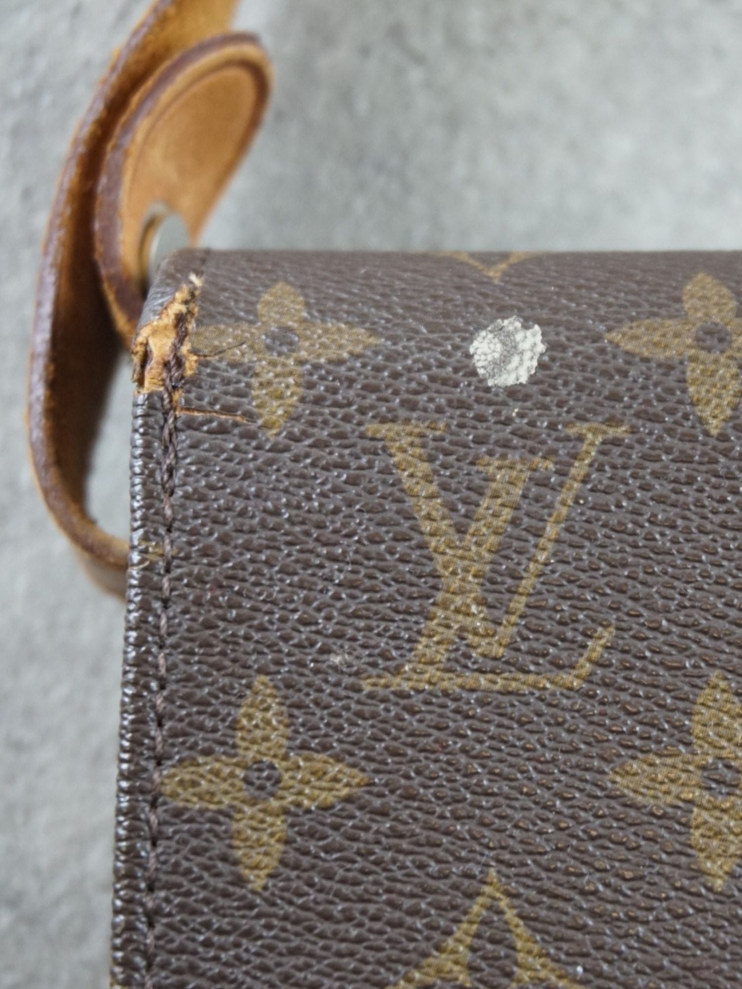 Cartouchière Louis Vuitton