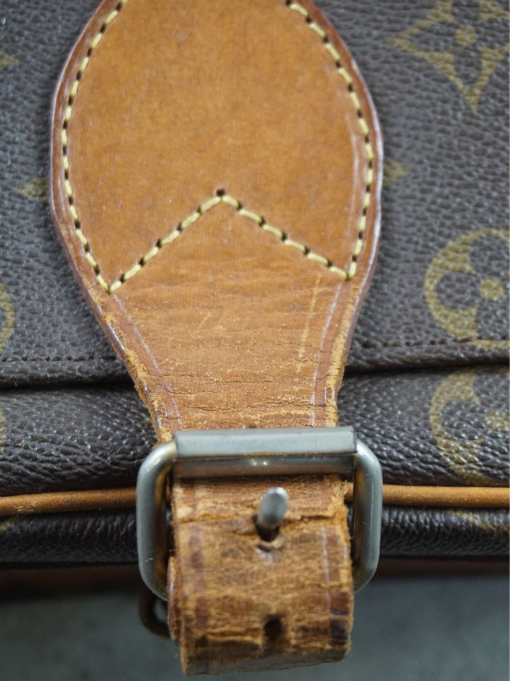 Cartouchière Louis Vuitton