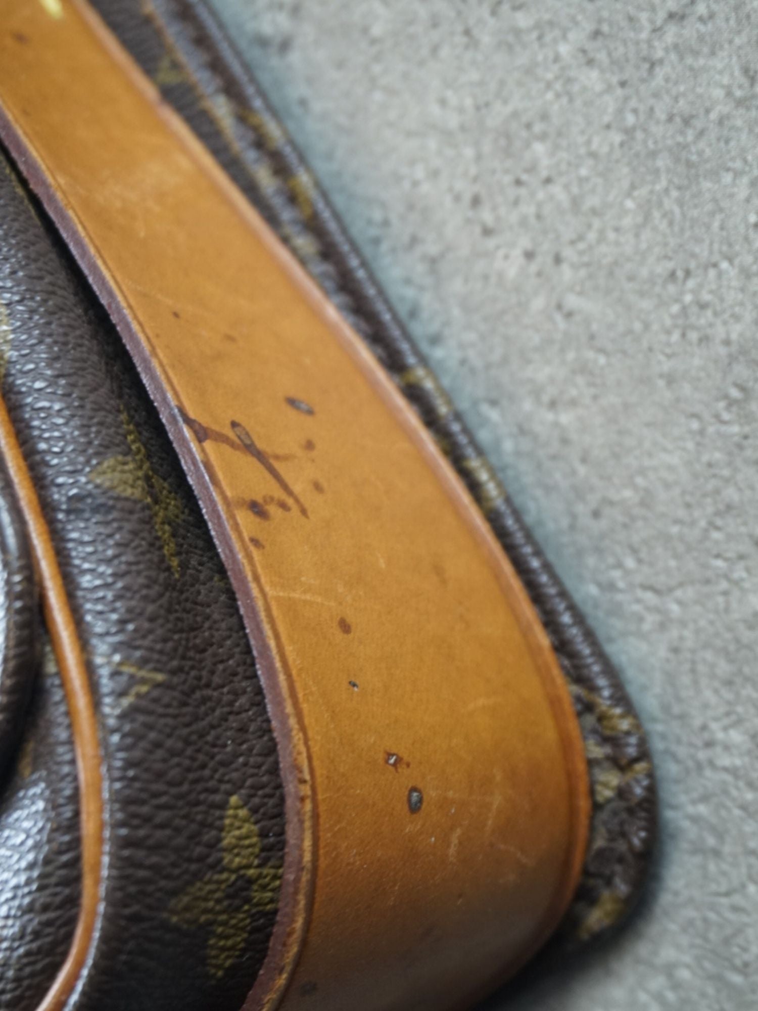 Cartouchière Louis Vuitton