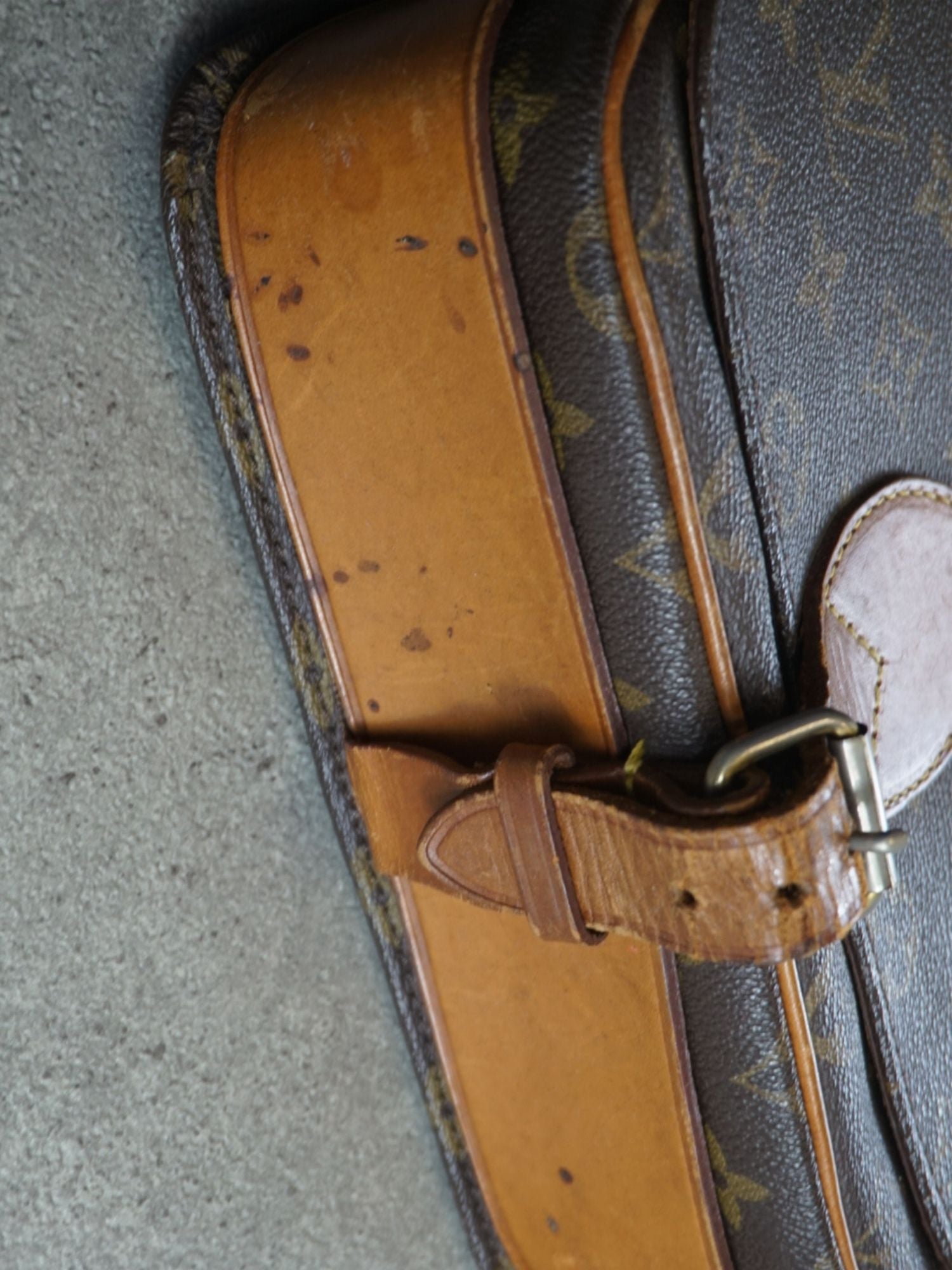 Cartouchière Louis Vuitton