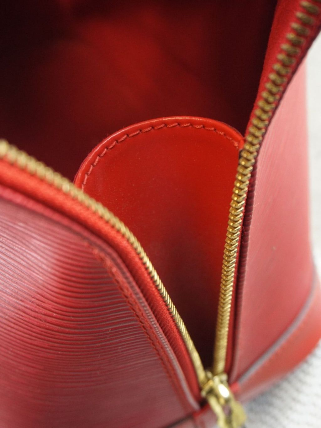 Louis Vuitton Alma PM