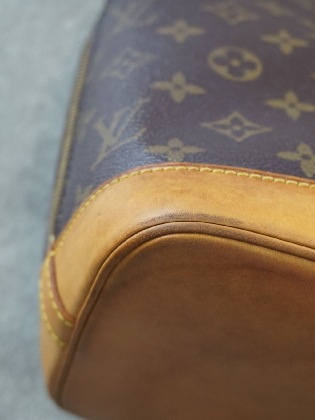 Louis Vuitton Alma PM